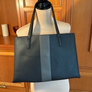 Vince Camuto Luck tote bag, in great condition.  Vegan “leather”.